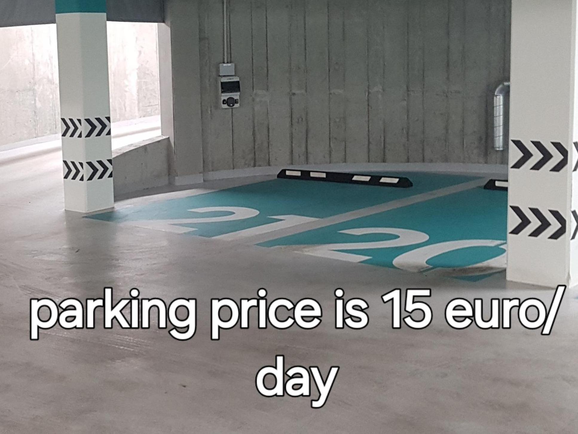 Happy Inn Classical Style, Self Check-In, Parking In The Underground Garage VNO Extérieur photo